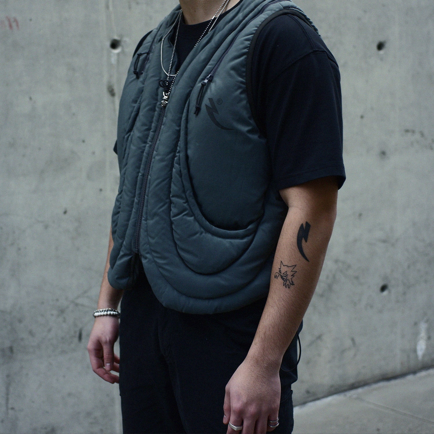 CURVATURE (DOWN-FILLED) VEST